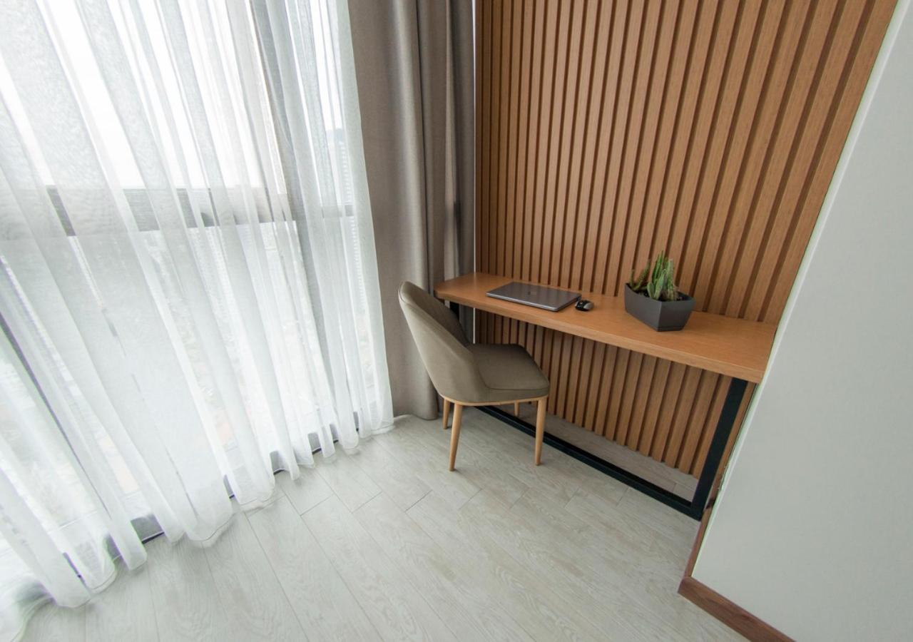 Season Suite Apart-Hotel Batoumi Extérieur photo