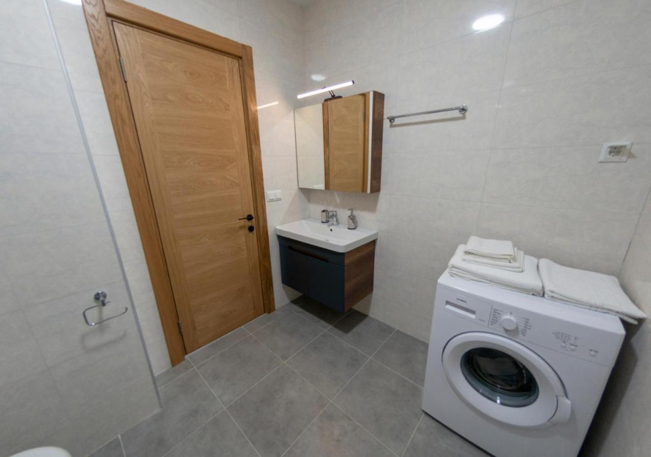 Season Suite Apart-Hotel Batoumi Extérieur photo