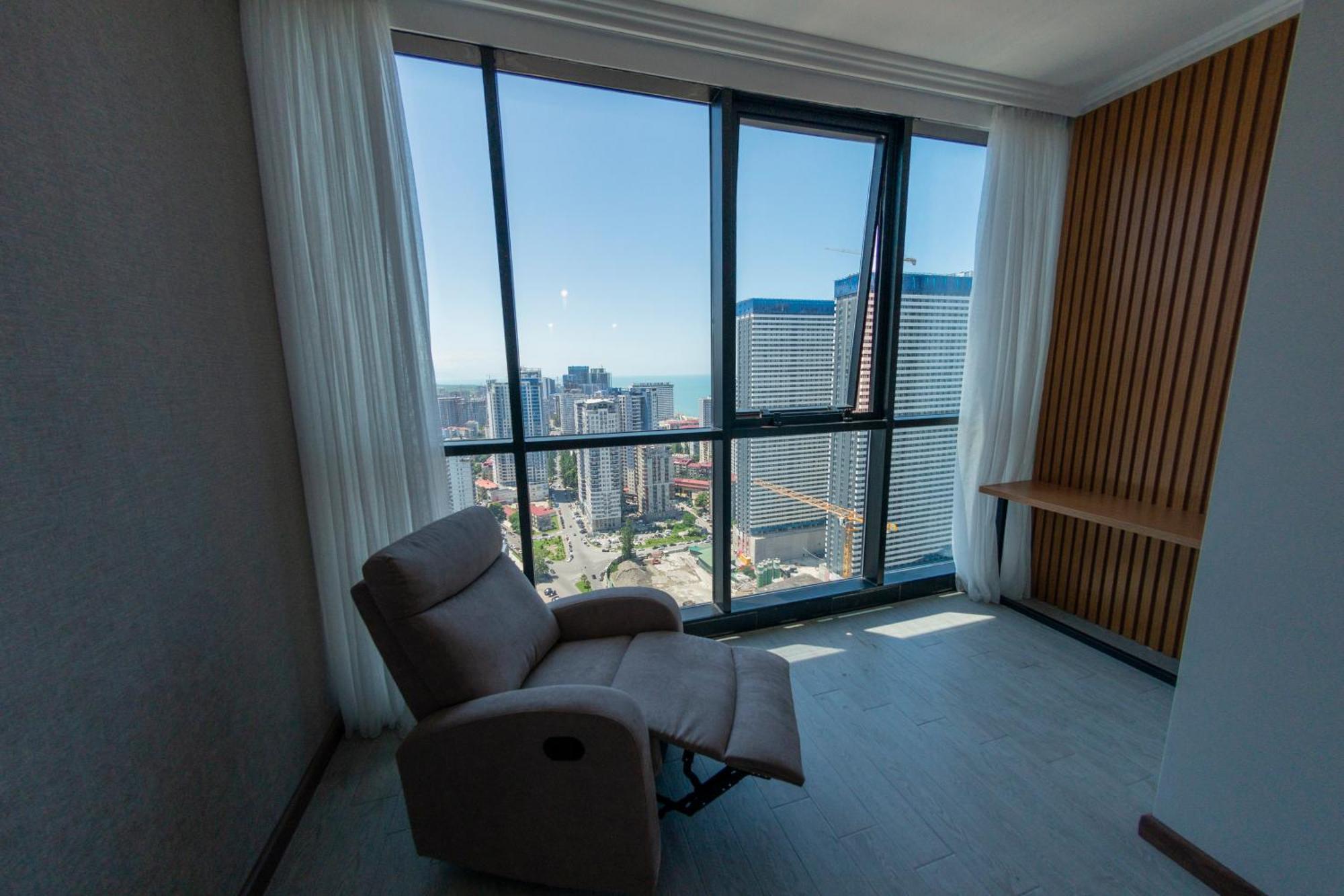 Season Suite Apart-Hotel Batoumi Extérieur photo