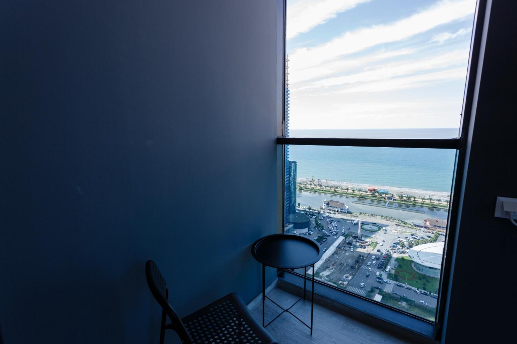 Season Suite Apart-Hotel Batoumi Extérieur photo