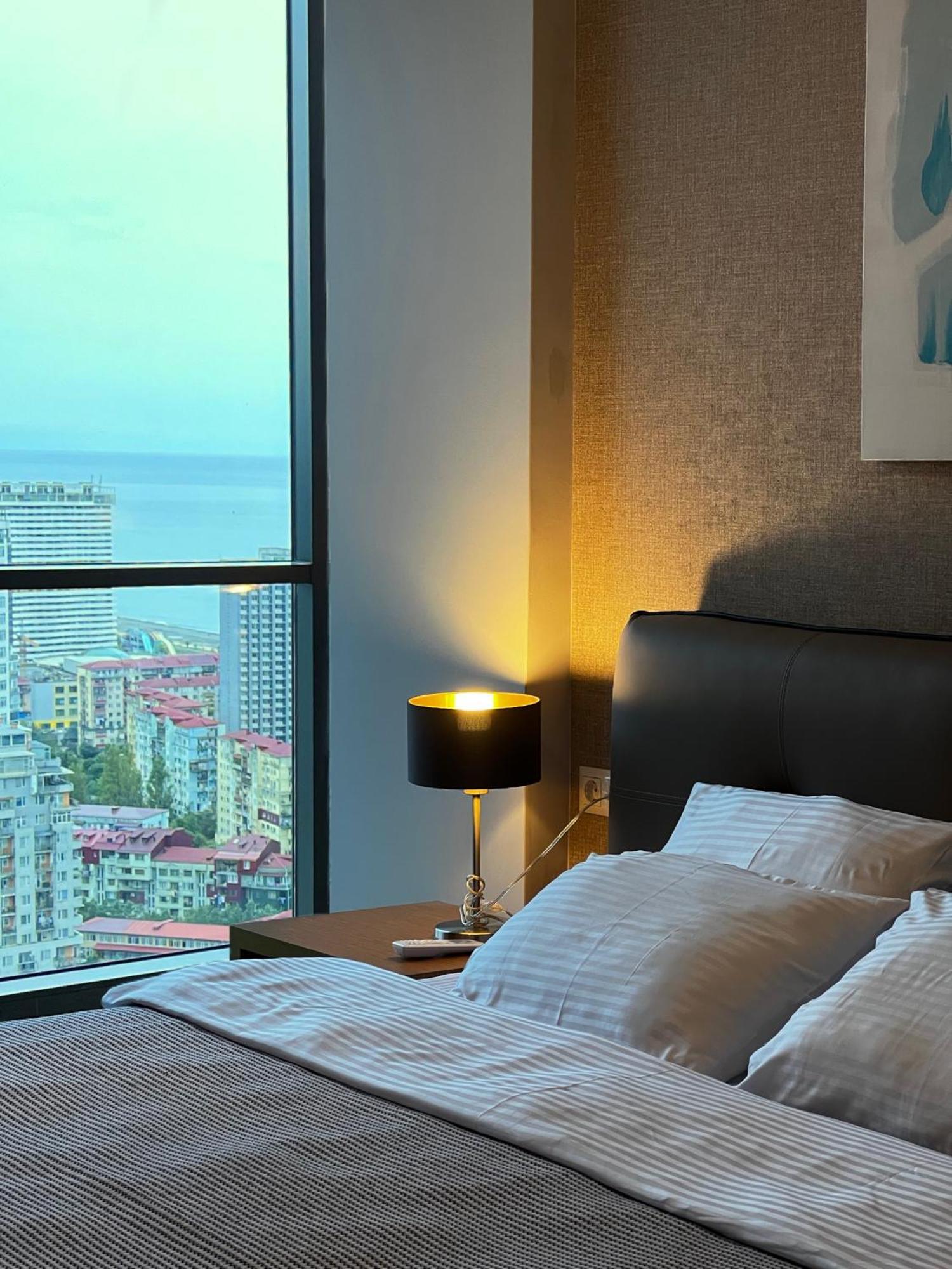 Season Suite Apart-Hotel Batoumi Extérieur photo
